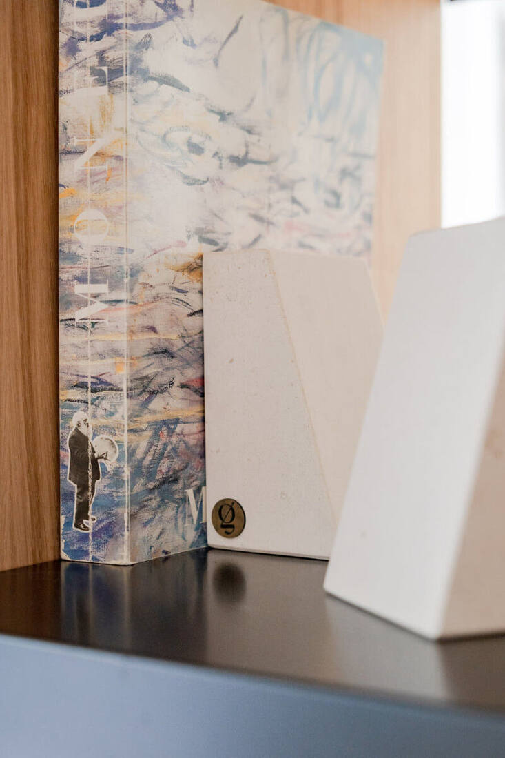 Arista Bookends