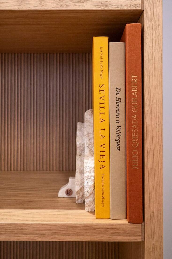 Cantil Bookend 12