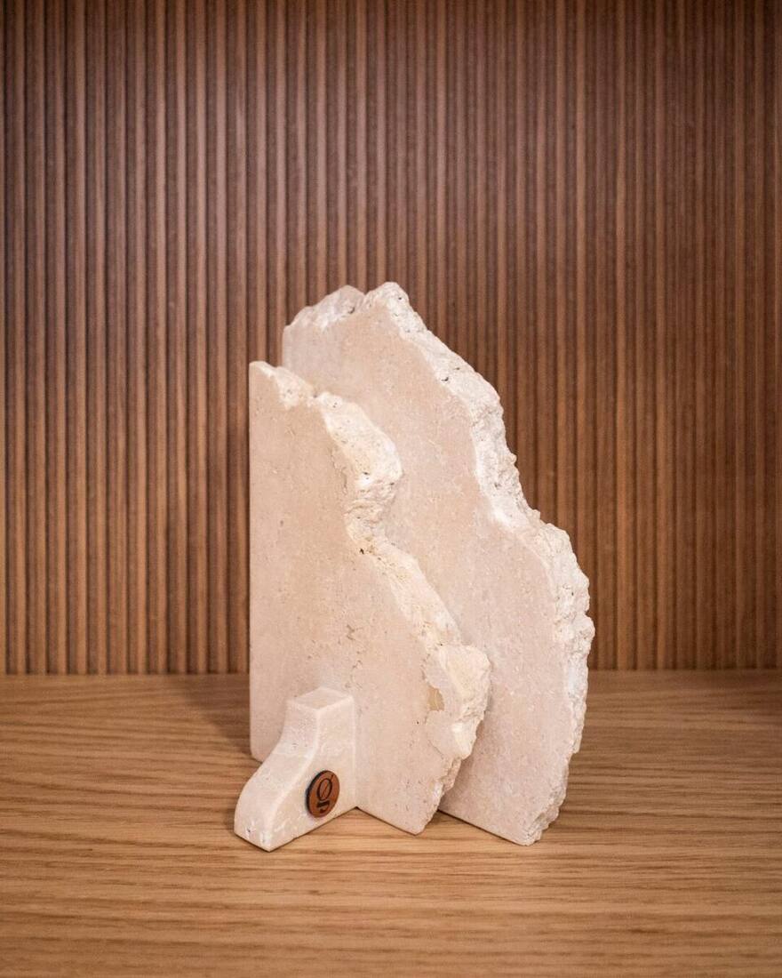 Cantil Bookend 5