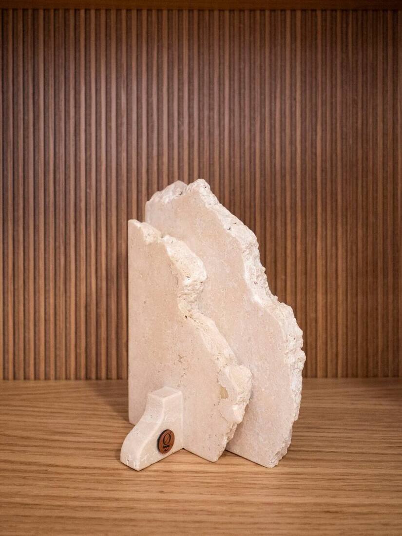 Cantil Bookend 7